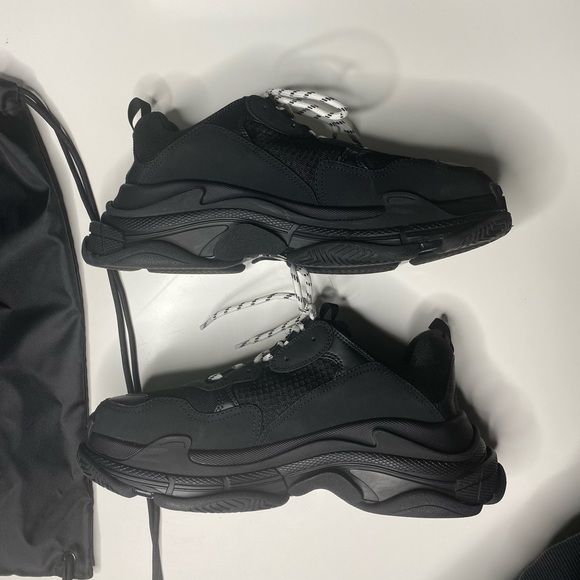 Balenciaga Triple S Black - Picture 2 of 7